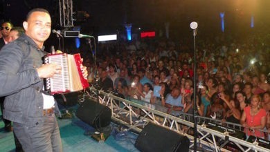 Yovanny Polanco junto a su agrupación