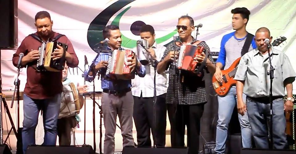 Rafelito Roman, David David y Lupe Valerio - El Telefonema